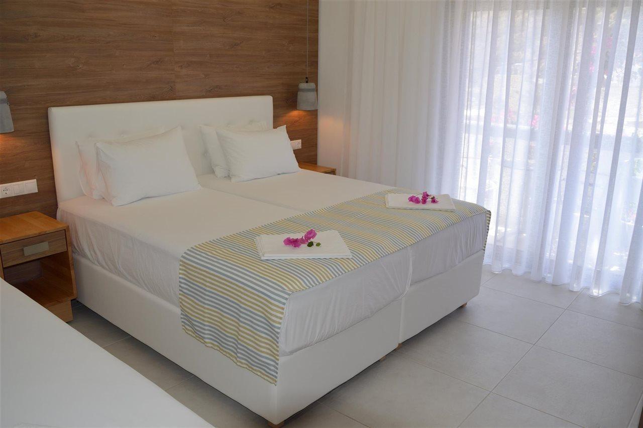 Fevro Hotel Agia Galini  Bagian luar foto