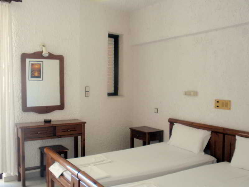Fevro Hotel Agia Galini  Bagian luar foto