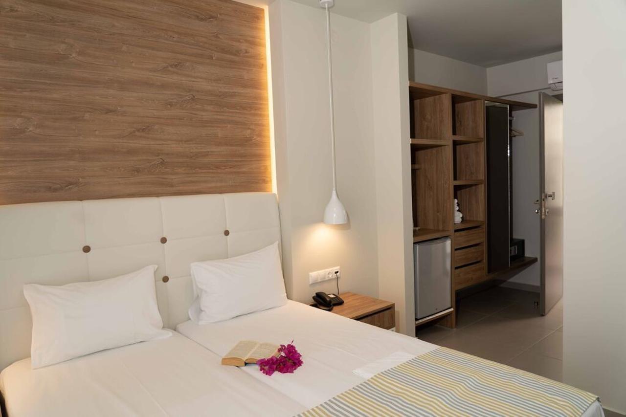 Fevro Hotel Agia Galini  Bagian luar foto