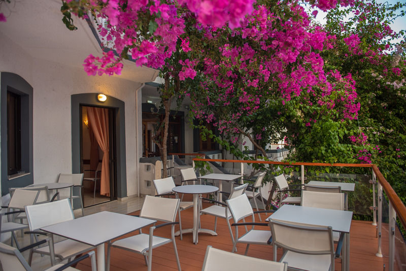 Fevro Hotel Agia Galini  Bagian luar foto