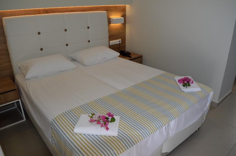 Fevro Hotel Agia Galini  Bagian luar foto